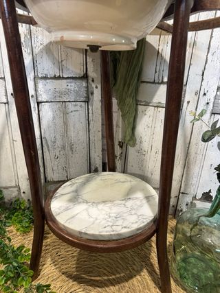 Lavabo antiguo de madera y marmol