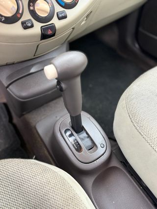 Nissan Micra automatico