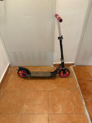 Patinete Oxelo rosa y negro