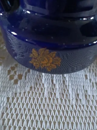 Piccola teiera blu con decori oro