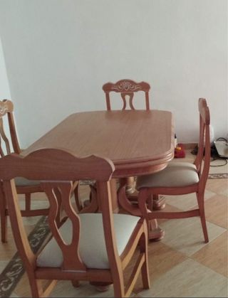Conjunto mesa y 4 sillas madera
