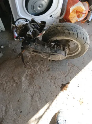 Motor Kimco 49cc Scooter para iezas