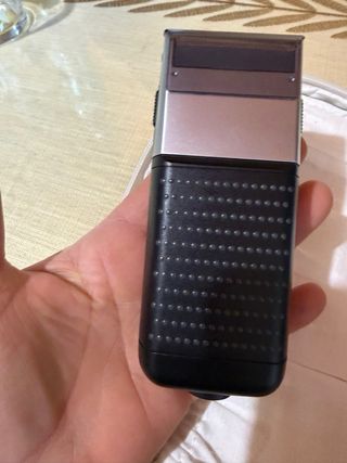 Rasoio Elettrico Braun con Custodia