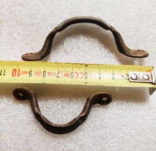 Tiradores de muebles.