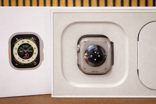 APPLE WATCH ULTRA 49MM TITANIUM 100% BATTERIA