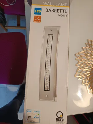 Lámpara de pared LED Barrette ESTO