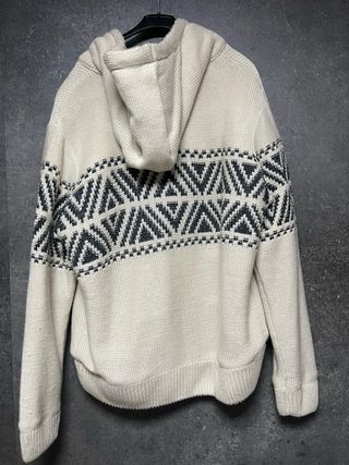 Cárdigan con cremallera y estampado geométrico