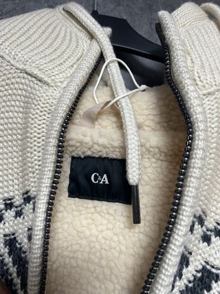 Cárdigan con cremallera y estampado geométrico