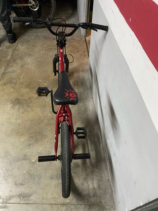 Bicicleta BMX Roja