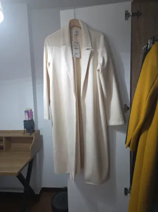 Chaqueta larga beige