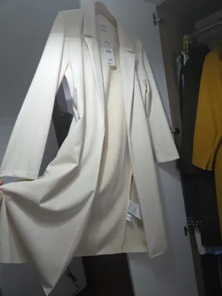 Chaqueta larga beige