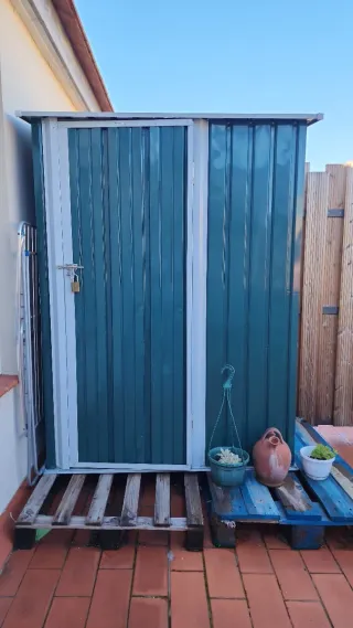 Caseta de jardín metálica verde