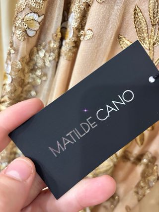 Vestido Matilde Cano largo bordado, sin devolución