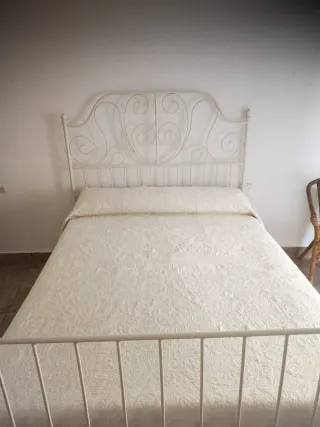 Cama 135cm Ikea con medidas en 1 de las fotos