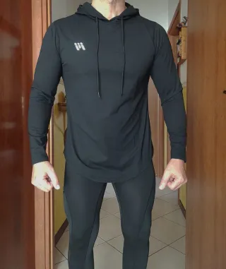 Completo sportivo uomo nero