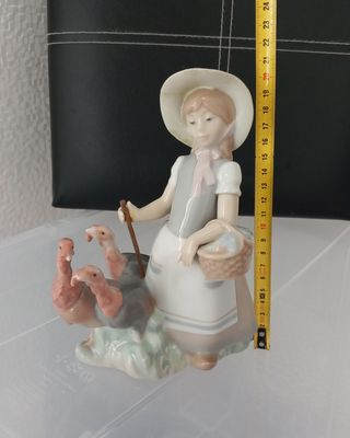 Porc. Lladro - Statua "Ragazza con tacchini"