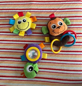 Gimnasio para bebé con arco y juguetes