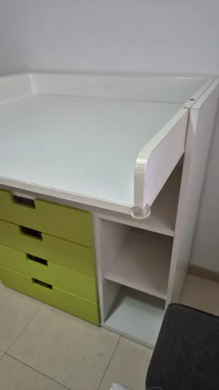 Cajonera / Cambiador Ikea blanco y verde