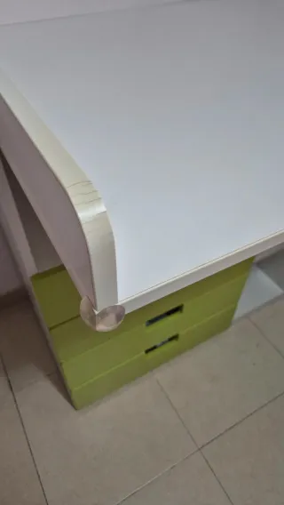 Cajonera / Cambiador Ikea blanco y verde