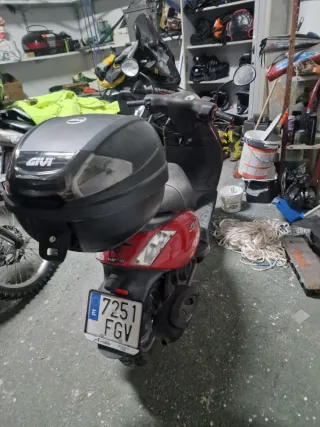 Piaggio Zip 100 4T Scooter