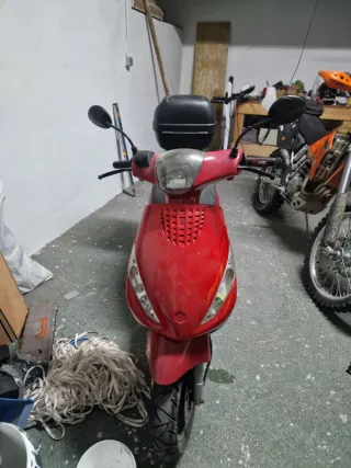 Piaggio Zip 100 4T Scooter