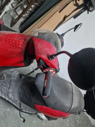 Piaggio Zip 100 4T Scooter