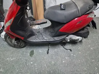 Piaggio Zip 100 4T Scooter