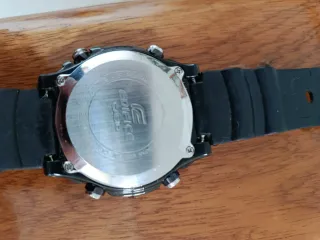 Casio Edifice Cronógrafo Negro Dorado