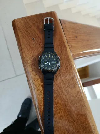 Casio Edifice Cronógrafo Negro Dorado