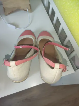 Zapatos cuña beige y rosa