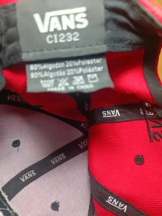 Gorra Vans Roja y Negra
