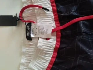 Bañador Replay Negro y Rojo