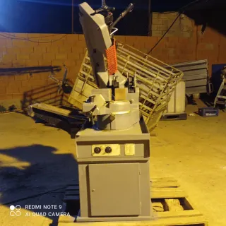 Sierra de cinta para metal trifásica