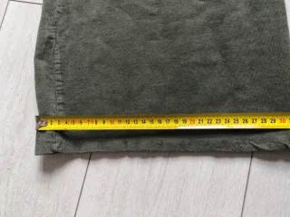 Pantaloni larghi verdi a coste