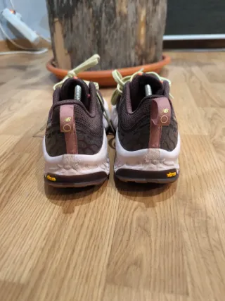 Zapatillas New Balance Hierro V8 Mujer