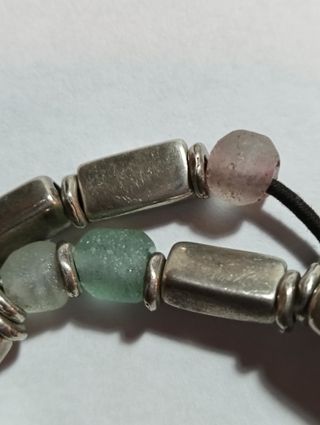 Bracciale elastico Uno De 50 perla e argento