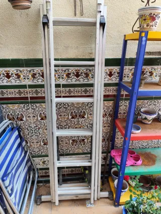 Escalera de aluminio plegable