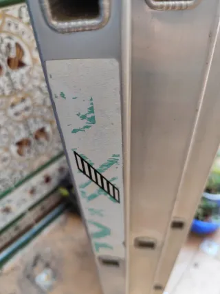 Escalera de aluminio plegable