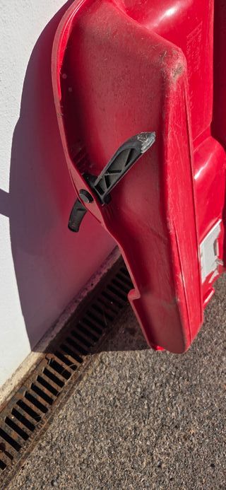 Trineo de nieve rojo