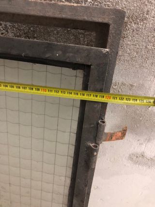 Ventanas de hierro con reja