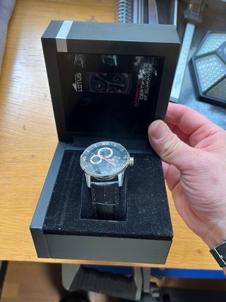 Reloj Lotus