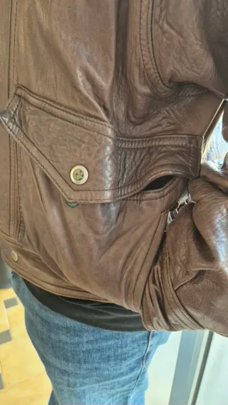 Chaqueta de cuero marrón