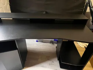 Escritorio Gamer Negro con Estante