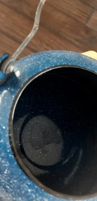 Teiera in latta smaltata blu