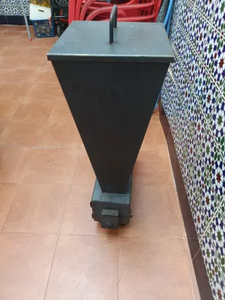 Chimenea de pellets y hueso de aceituna y cascara