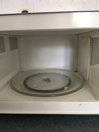 Microondas Ufesa Blanco