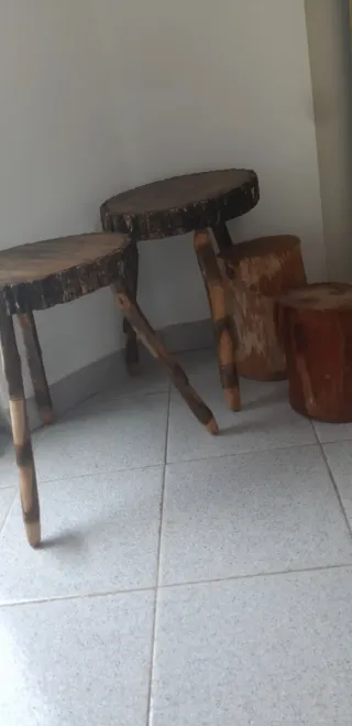 Tavolini in legno artigianali