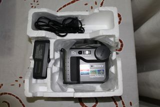 Cámara Sony Mavica MVC-FD73 con disquete