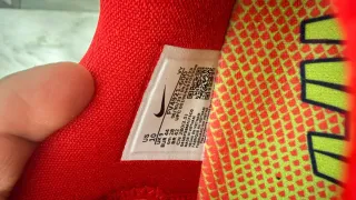 Zapatillas Nike Rojas y Verdes