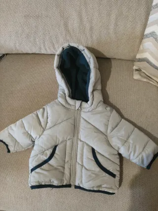 Casaco de bebé com capuz